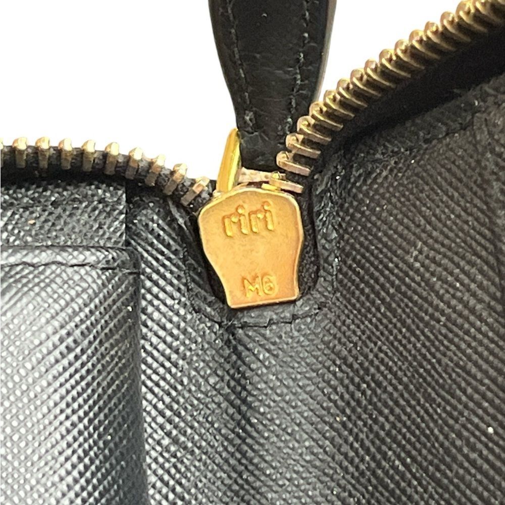 Prada Black Saffiano Leather Wallet Classic Luxury Piece - Picture 7 of 11